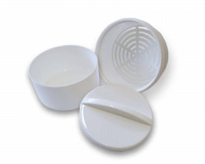 Skrzynka – pojemnik do protez z sitkiem - biała