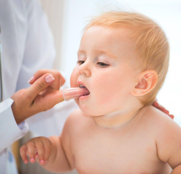 Paluszek dla niemowląt + Buccotherm BIO żel do masażu dla niemowląt, 8 ml gratis