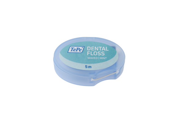 TePe Dental Floss, woskowana nić dentystyczna o smaku miętowym, 5 m