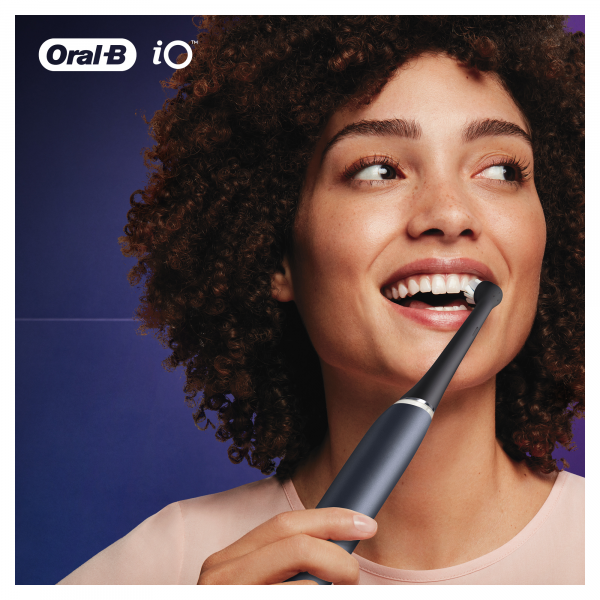 Oral-B iO Ultimate Clean Black zapasowa głowica, 4 szt.
